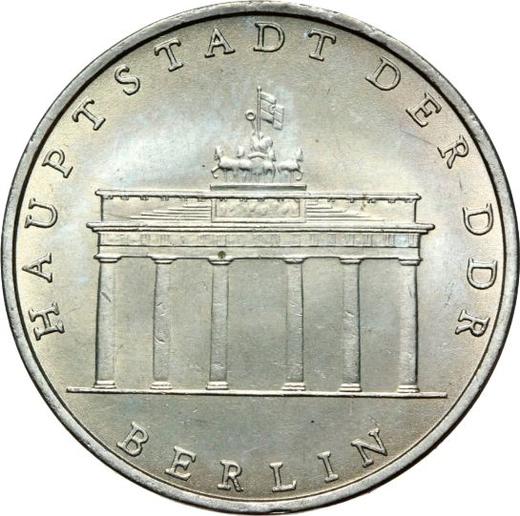 Anverso 5 marcos 1971 A "La Puerta de Brandeburgo" - valor de la moneda  - Alemania, República Democrática Alemana (RDA)